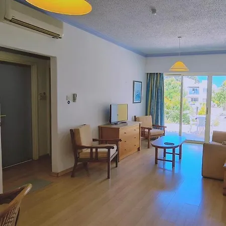 Garden Apartment *